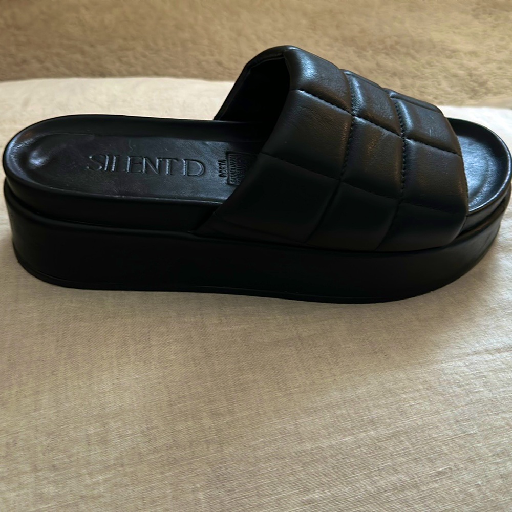Silent D Porta Sandals